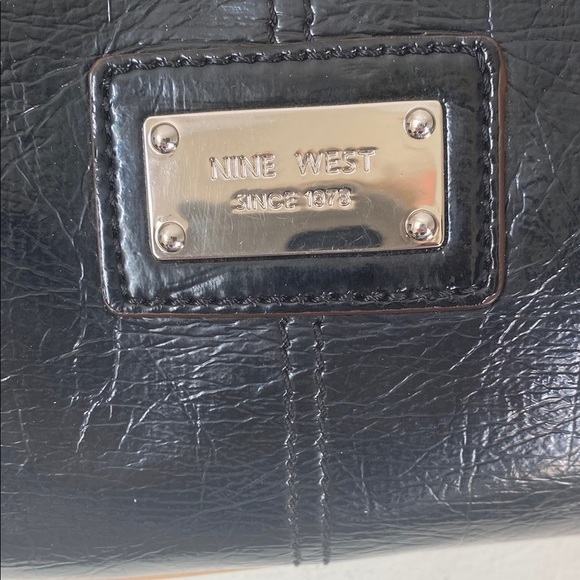 Nine West Black and Tan Clutch with Wooden Handle - Picture 2 of 5